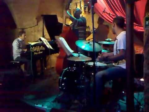 JOEY CALDERAZZO TRIO "Nothing Personal" (w/ Antoni...