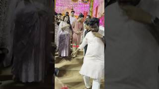 Download Lagu janhvikapoor \u0026 varundhawan spotted at kora Kendra #janhvikapoor latest visuals #varundhawan #shorts MP3