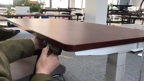 Sentitve anti collision function VAKA DESK