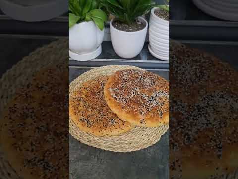 صبح بخیر رفقا امیدوارم روزتون مثل این نون گرم و خوش عطر باشه