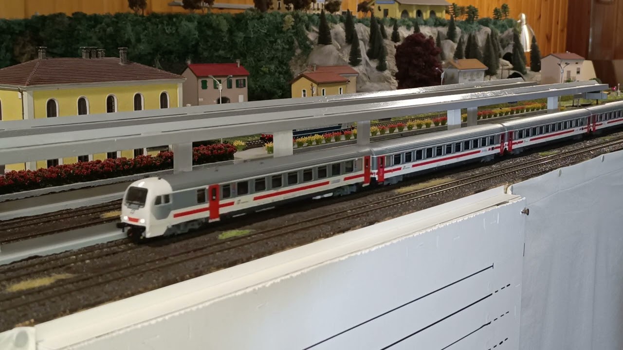 E402b 147 Acme con treno Intercity Sun Rivarossi - plastico Farra 😀