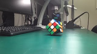 Self Solving Rubik&#39;s Cube (The first success)