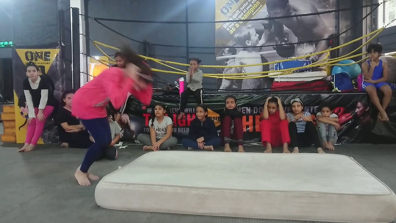 تعلم حركة فرونت فليب Learn the front flip movement
