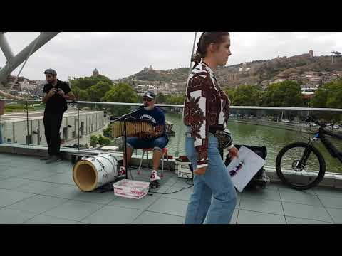 Özgürlük Köprüsünde   გიტარა   2019 08 09      12: 00