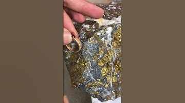 Không giống vàng 18k, chỉ giống vàng 24k 9999