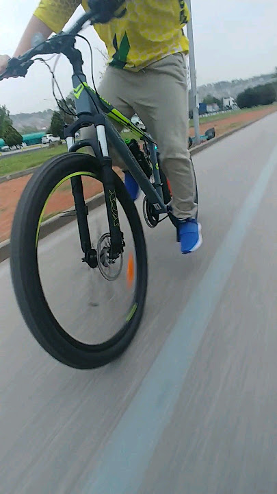 27.5 jant 43 cm çocuk bisikleti.  Kron xc 100 disk fren..