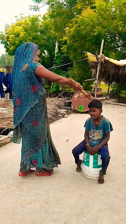 mummy jhadu maar do#funny #comedy #viral #short #video #trending #shorts
