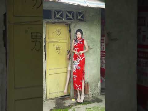 Video Mặc sườn xám đẹp như thế này mà phải vô nhà vệ sinh |... - youtube