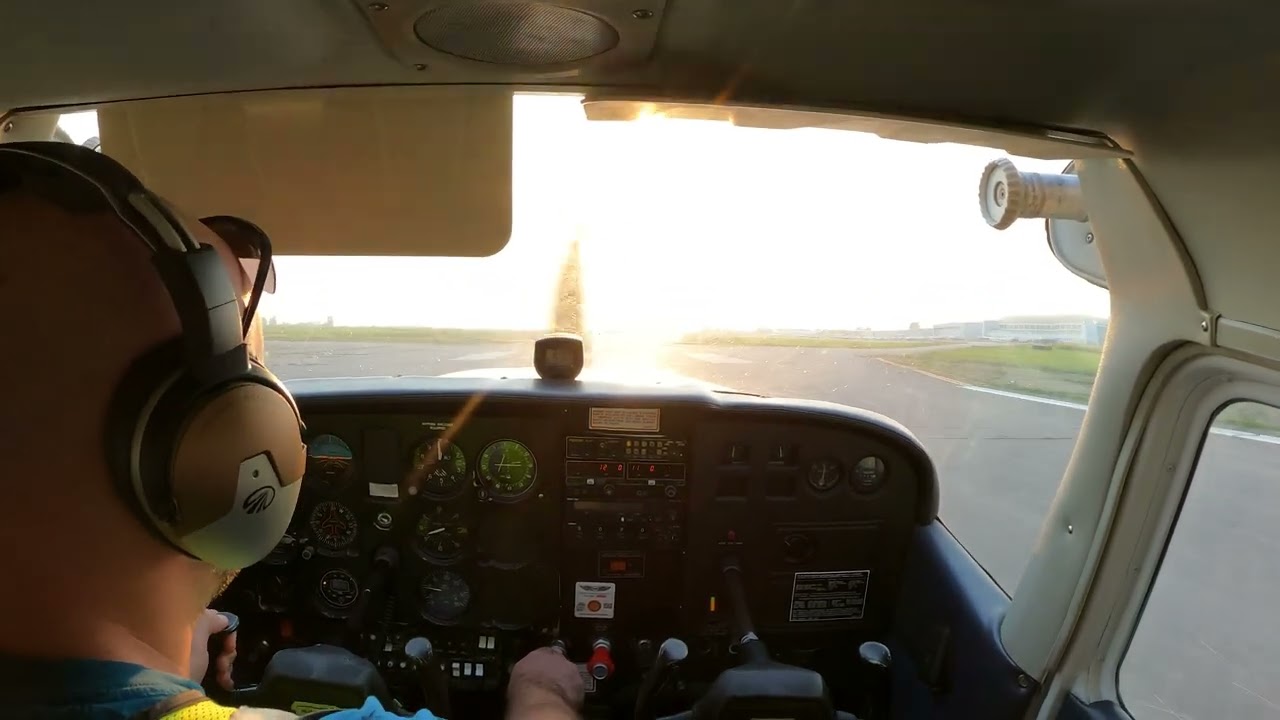 Student pilot FULL FLAPS landing practice in Cessna 172 at CZBB RWY 25