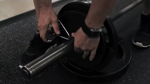 How to Put Weights on a Barbell for Deadlifts : LIVESTRONG: Fitness & Exercise Tips
