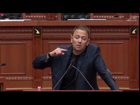 Top Channel/ “Zjarrfikësit kanë bërë punë të jashtëzakonshme”, Pacaj: Jeni njëshë, çuna
