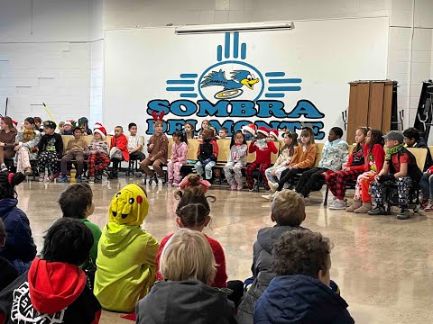 Must Be Santa by Sombra Del Monte Elementary School