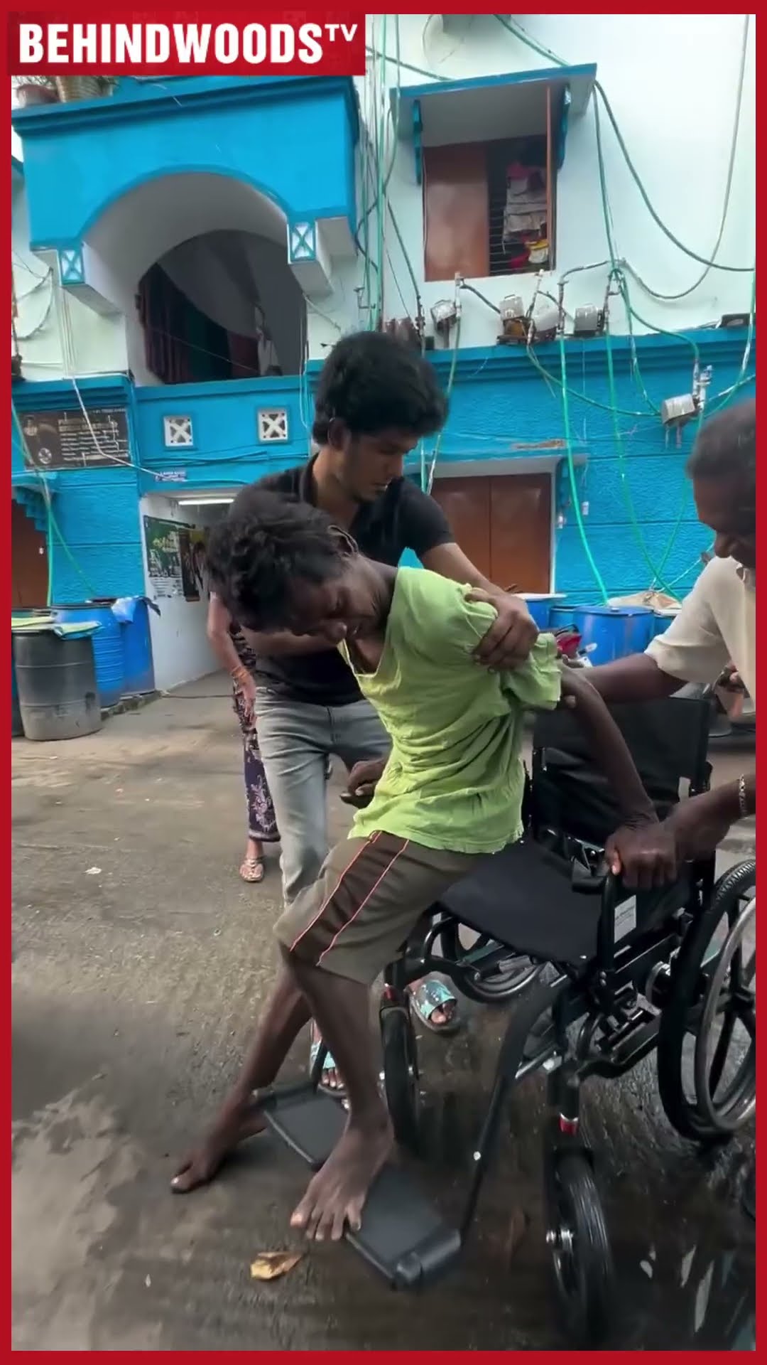 'Bala மாமா உனக்காக ஒண்ணு கொண்டுவந்துருக்கேன்' ? மாற்றுத்திறனாளிக்கு வீடு தேடி உதவிய KPY Bala