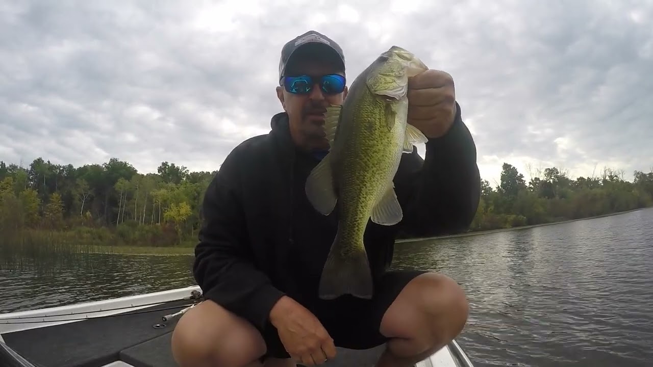 WINDY Wisconsin Bass fishing DAY