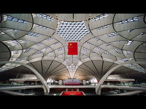 Video: Internationaler Flughafen Peking: Wo Man Isst Und Trinkt