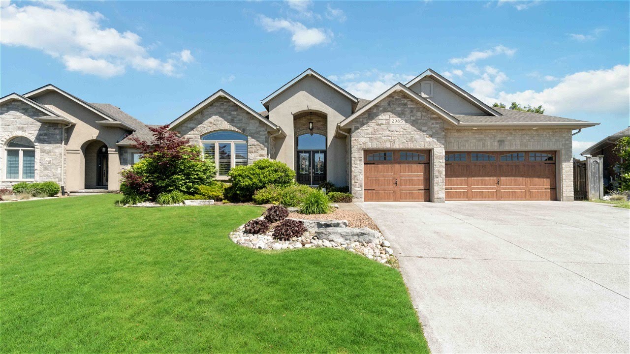 2985 Mary's Ln, Brights Grove, ON YouTube