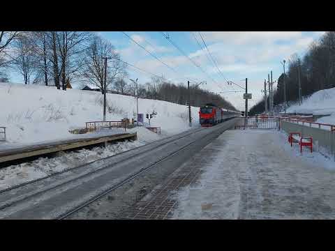 'С гофрами'! Электровоз