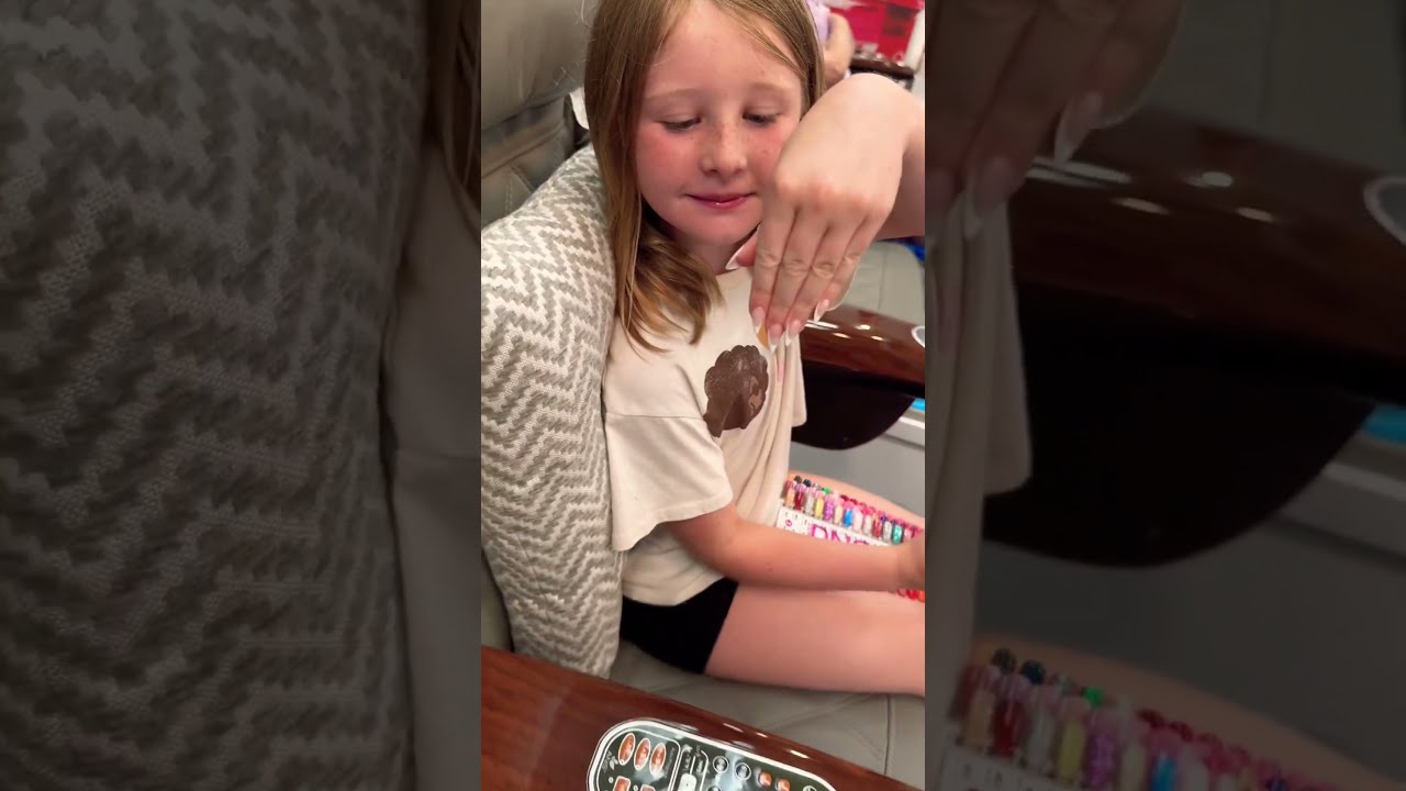 Scarlett And Ari Getting Their Pedicures Pedicure Shorts Scarlettandari AriandGretchen