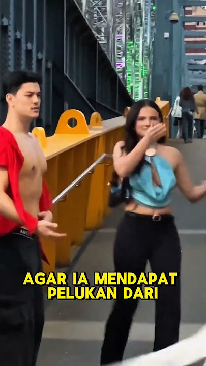 Sobek baju malah dapet pelukan dari cewek cantik