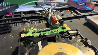 Family edition Wii drive board reading a GameCube disc 
