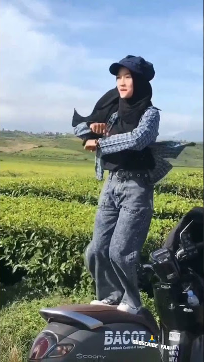 Lagi VIRAL!! dikebun malah goyang-goyang... Video Viral #18