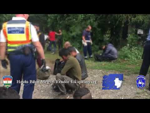 Illegális migránsok a kisbuszban