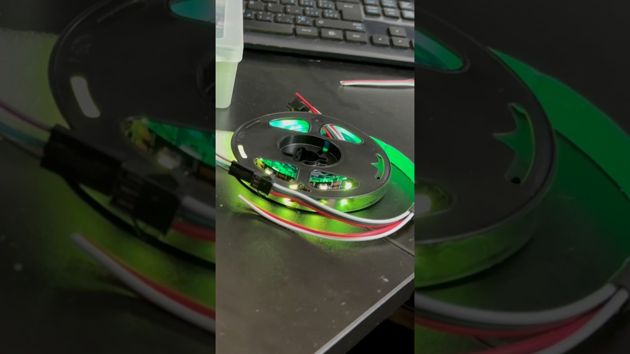 I connected a ESP32 to LED strip #arduino #esp32 #electronic #smartgadgets #creativegadgets