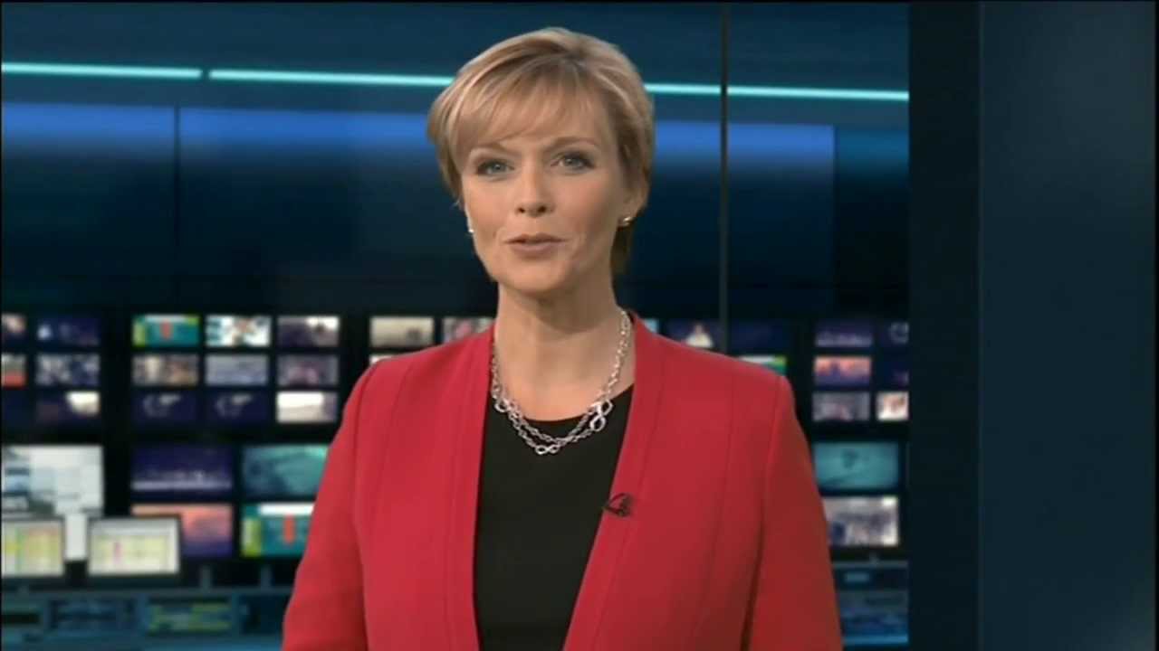 Julie Etchingham:-: ITV News - 18 Nov 2013 - YouTube