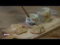Pebre de mote y machas con mayonesa de cilantro