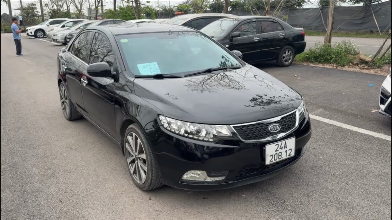 Kia Forte sli AT 2013 thật đẹp ở hơn 200tr. Xe gia đình chạy 14.6v km máy số Zin, lh 0966880665
