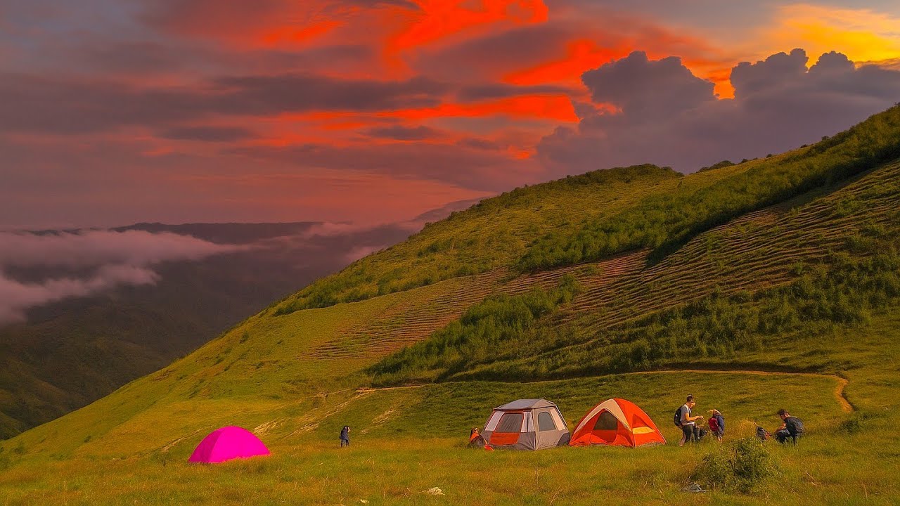 Acampamos solos en una montaña misteriosa 😱 Increíble lo que vimos