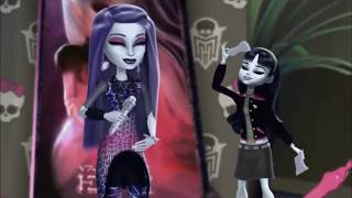 Spectra Vondergeist blogging in Monster High