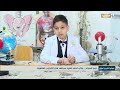 نجم الصباح علي احمد تلميذ مجتهد في التجارب العلمية 