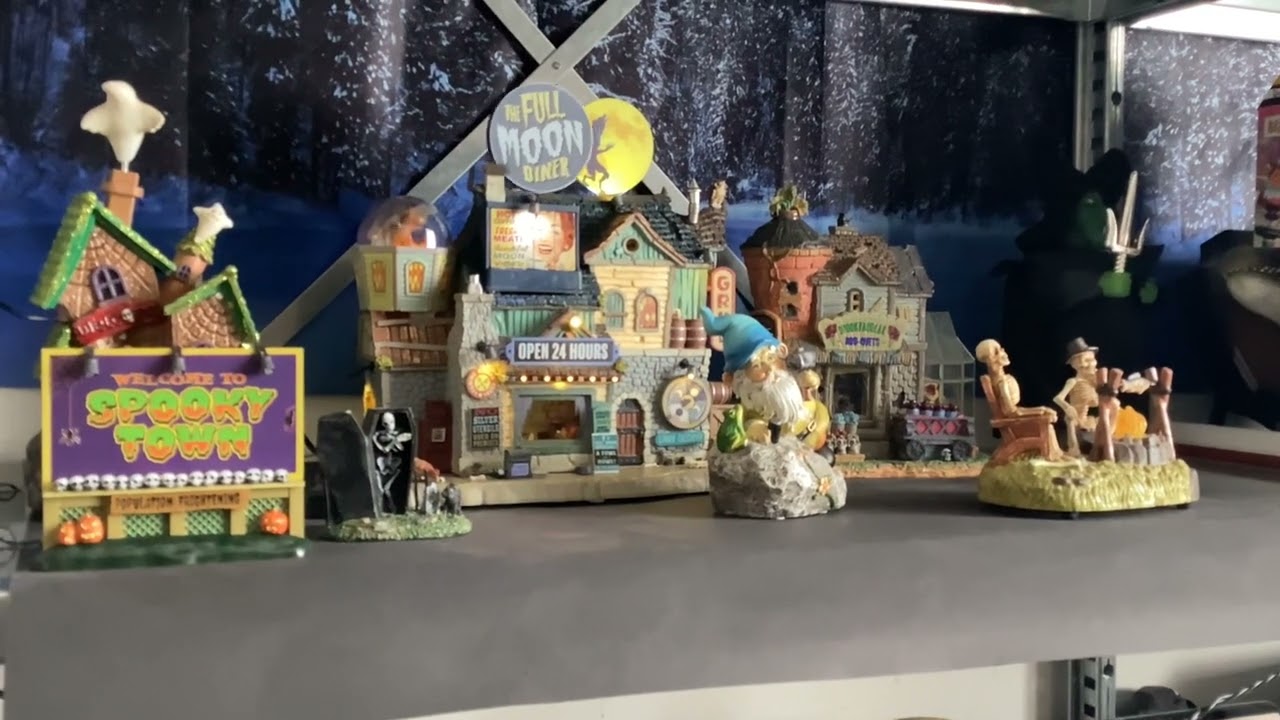 Lemax spooky town full moon diner