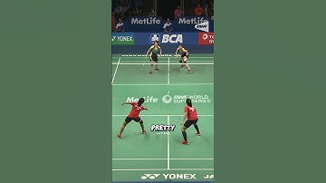 Zijn tegenstander gaat hierna stoppen met badmintonnen!😼🏸