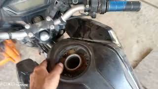 Honda Hornet ka petrol tank Kaise khole..how the remove petrol tank