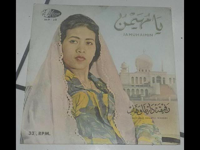 Elena Sotnikova tomonidan erotik pornografiya Qora shahvoniy paypoqdagi eng jozibali qizlar