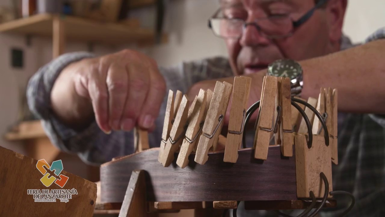 Antonio Lemes Hernández - constructor de timples. Artesano del año 2018