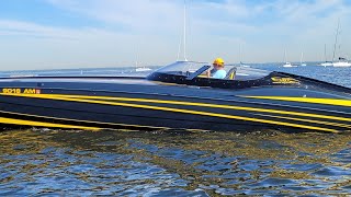 MTI 390x, 130 mph speedboat through NYC!