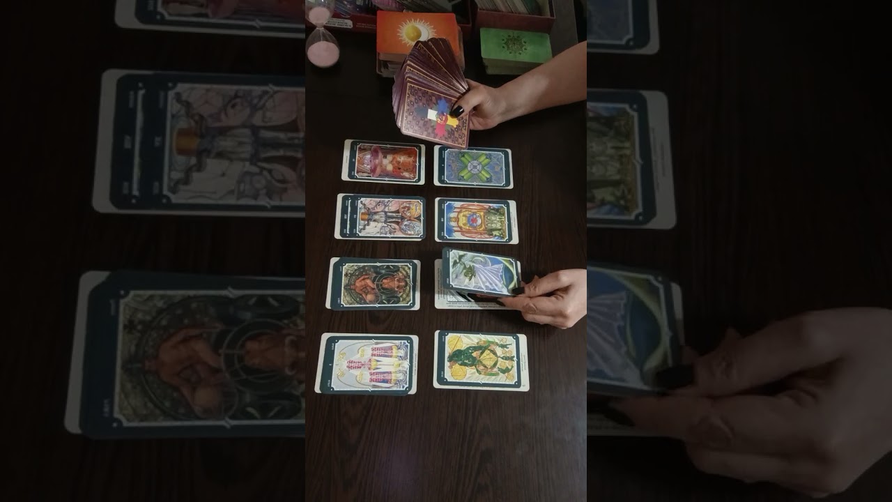 AKLINIZDAKİ KİŞİ NE YAPMAYA ÇALIŞIYOR? #tarot 