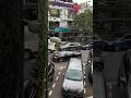 Bugatti Veyron deja atr&aacute;s a sus escoltas