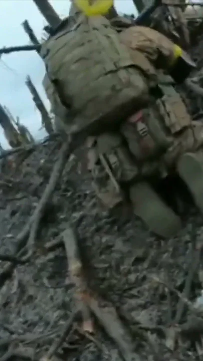 Heroic Ukrainian soldiers successfully attacked a Russian trench near Kupyansk