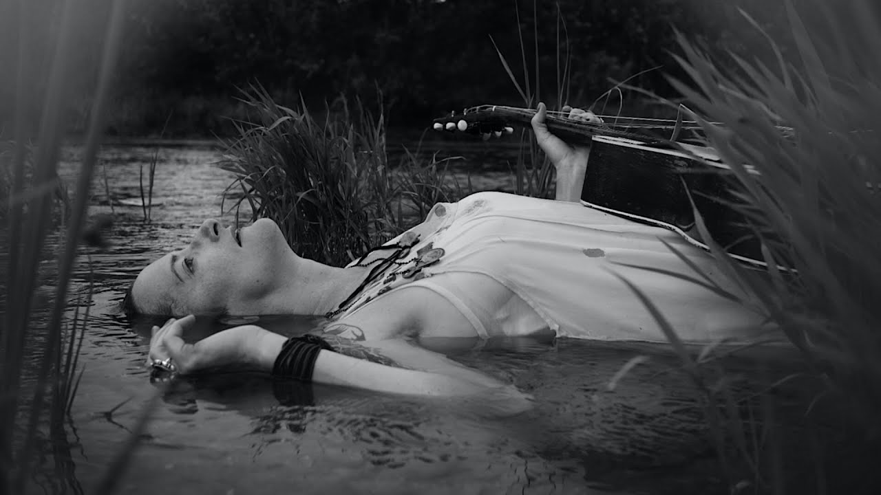 Amy Annelle - East Texas Son official video