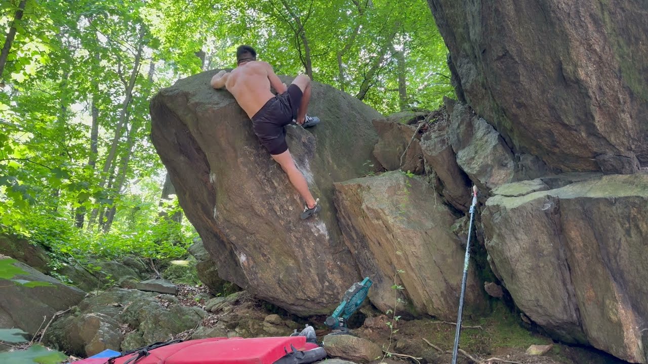 Jaws (V5) - NYC Bouldering: Highbridge Park North (Shark Fin Boulder)
