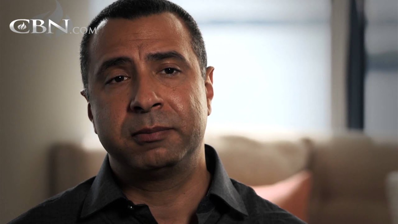 Former Muslim Flees Persecution and Death Sentence