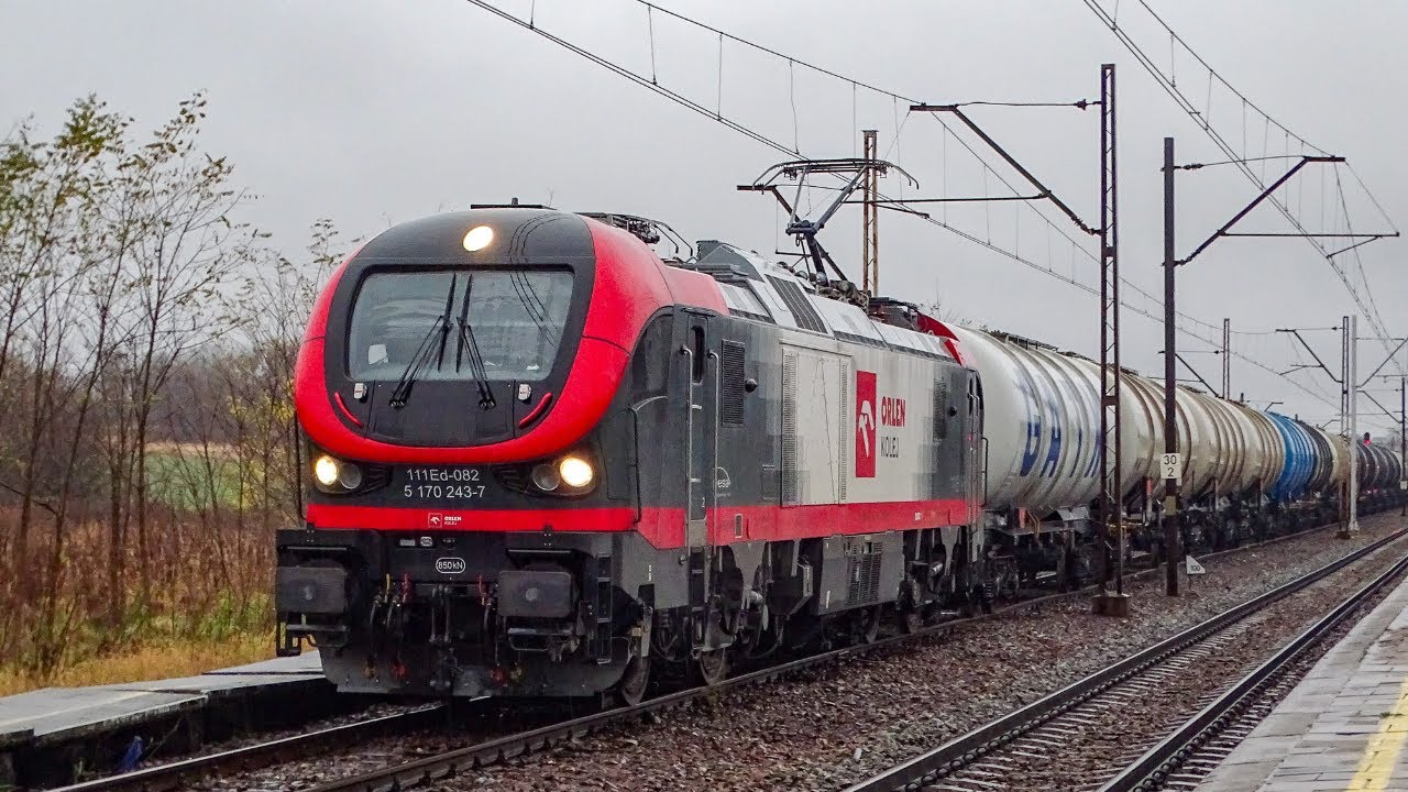 Bardzo powolny przejazd 111Ed-082 ORLEN Kolej z cysternami torem czwartym stacji Nakło Śl.