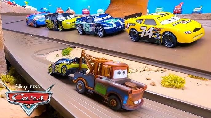 Diversão em família Disney Pixar Carros 2 Jogo Monopólio-Spin Relâmpago  Mcqueen para mover!