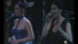 Sertab Erener & Göksel & Elif - Şarkı söyle (live 1994) Resimi