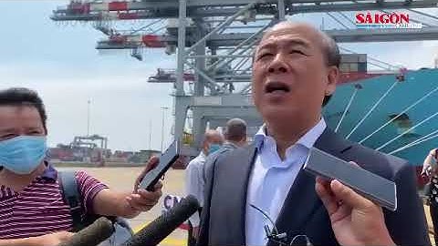 Siêu tàu container lớn nhất thế giới cập cảng Cái Mép