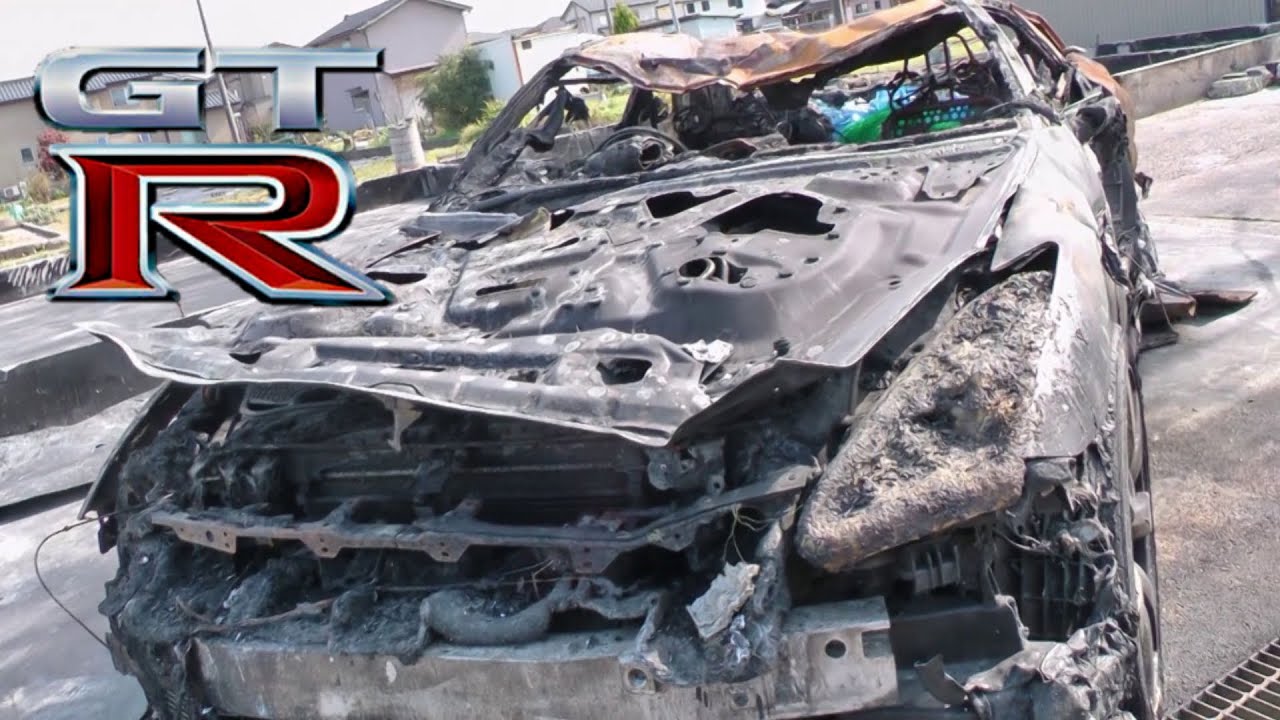 Wrecked R35 R35 GT-R 納車後の悲劇 【外装、室内の状態】 Part 2 - YouTube